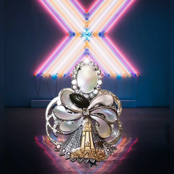 Pro Football Hall of Fame theme Angel Brooch - Picture 1 of 16